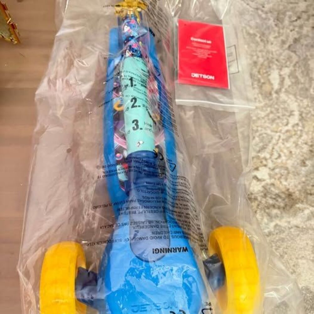 Jetson 3-Wheel Kick Scooter